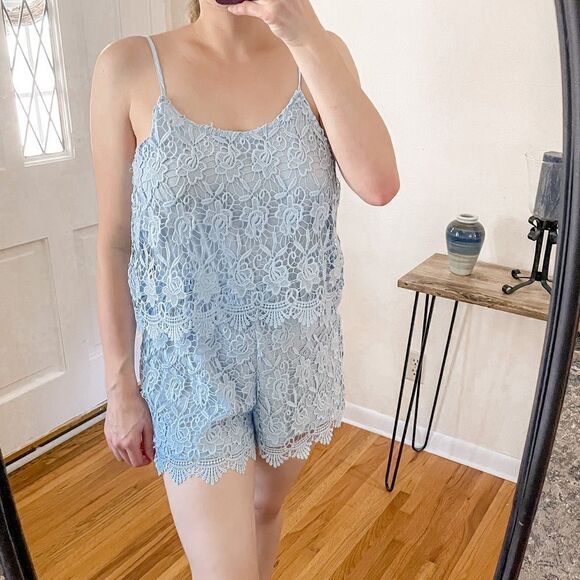 Yumi Kim Jet Set Lace Romper Baby Blue M - Picture 1 of 7